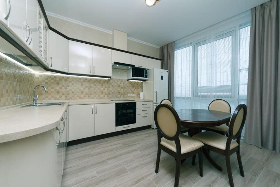 Apart Assistant On Smart Plaza Kyiv Exterior foto